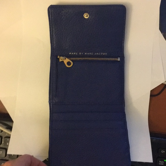Marc by Marc jacobs trifold wallet - Picture 2 of 2